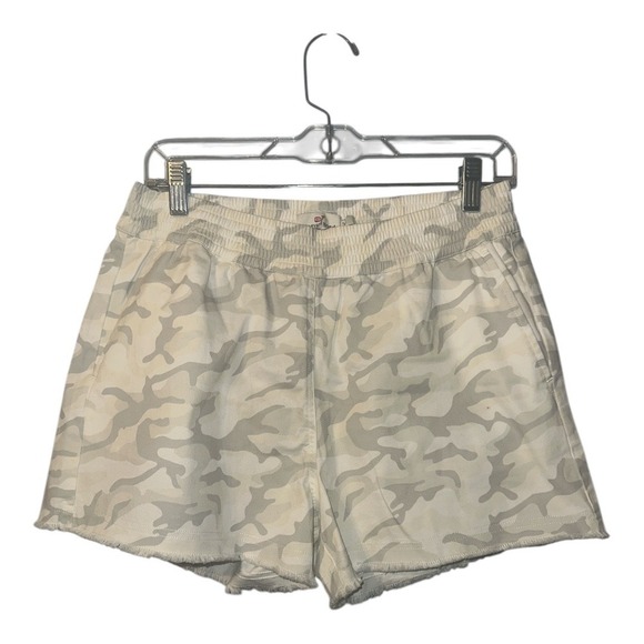 Vineyard Vines Gray Camo Pull On Everyday Shorts, Small - Picture 2 of 8
